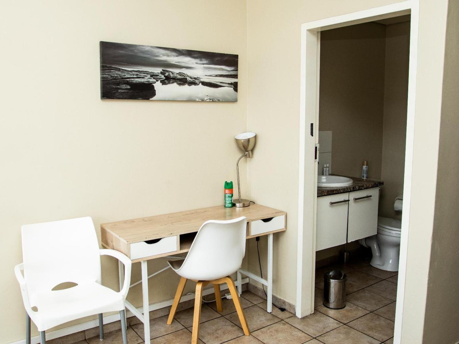 Leas Furnished Apartments - Capital Hill Pretoria Room photo