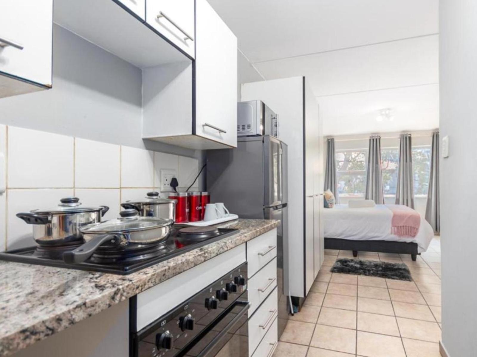 Leas Furnished Apartments - Capital Hill Pretoria Room photo
