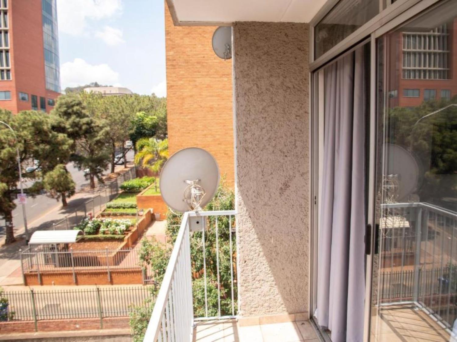 Leas Furnished Apartments - Capital Hill Pretoria Exterior photo